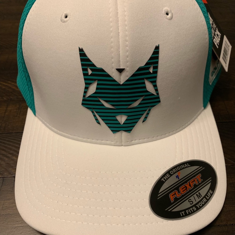 🌈🌈 Atlas Premier Flex Fit Fitted Hat